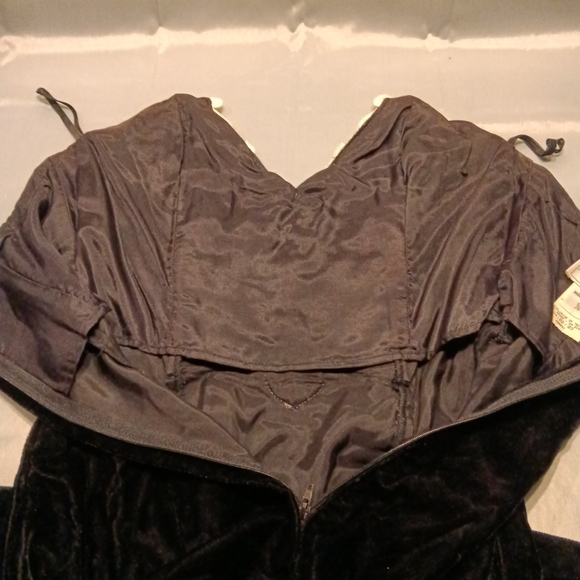 Black cocktail dress - Picture 7 of 9